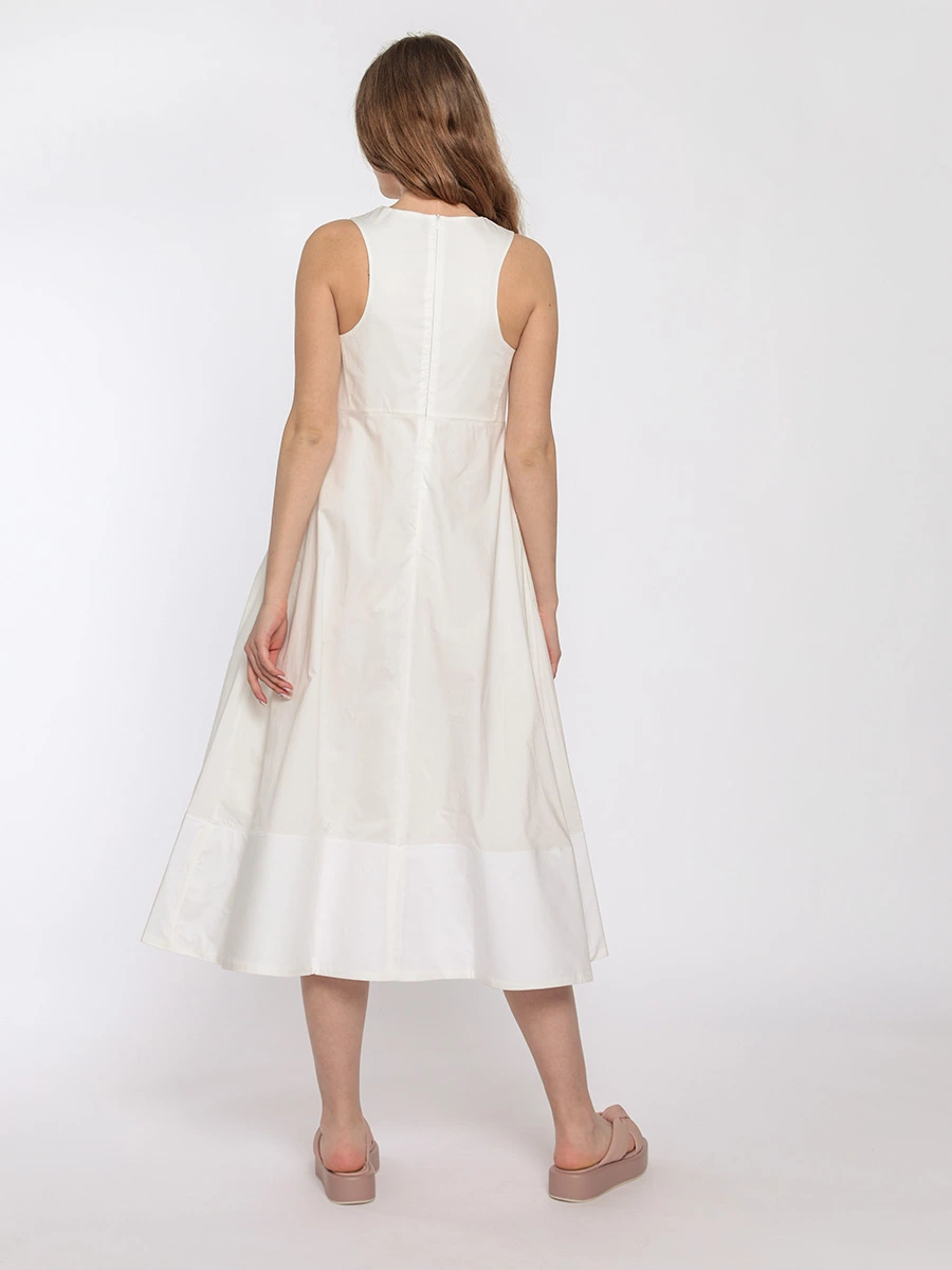 Белое приталенное платье из хлопка